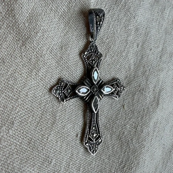 ⚜️Intricate ⚜️ Vintage Sterling Silver Ornate Cross Pendant Marked 925 - Picture 7 of 12